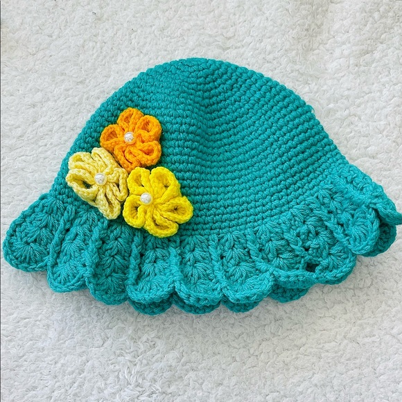 Baby hat - Picture 1 of 2